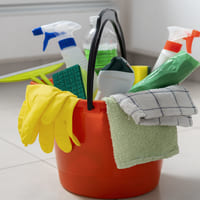 nnstill life cleaning tools2000